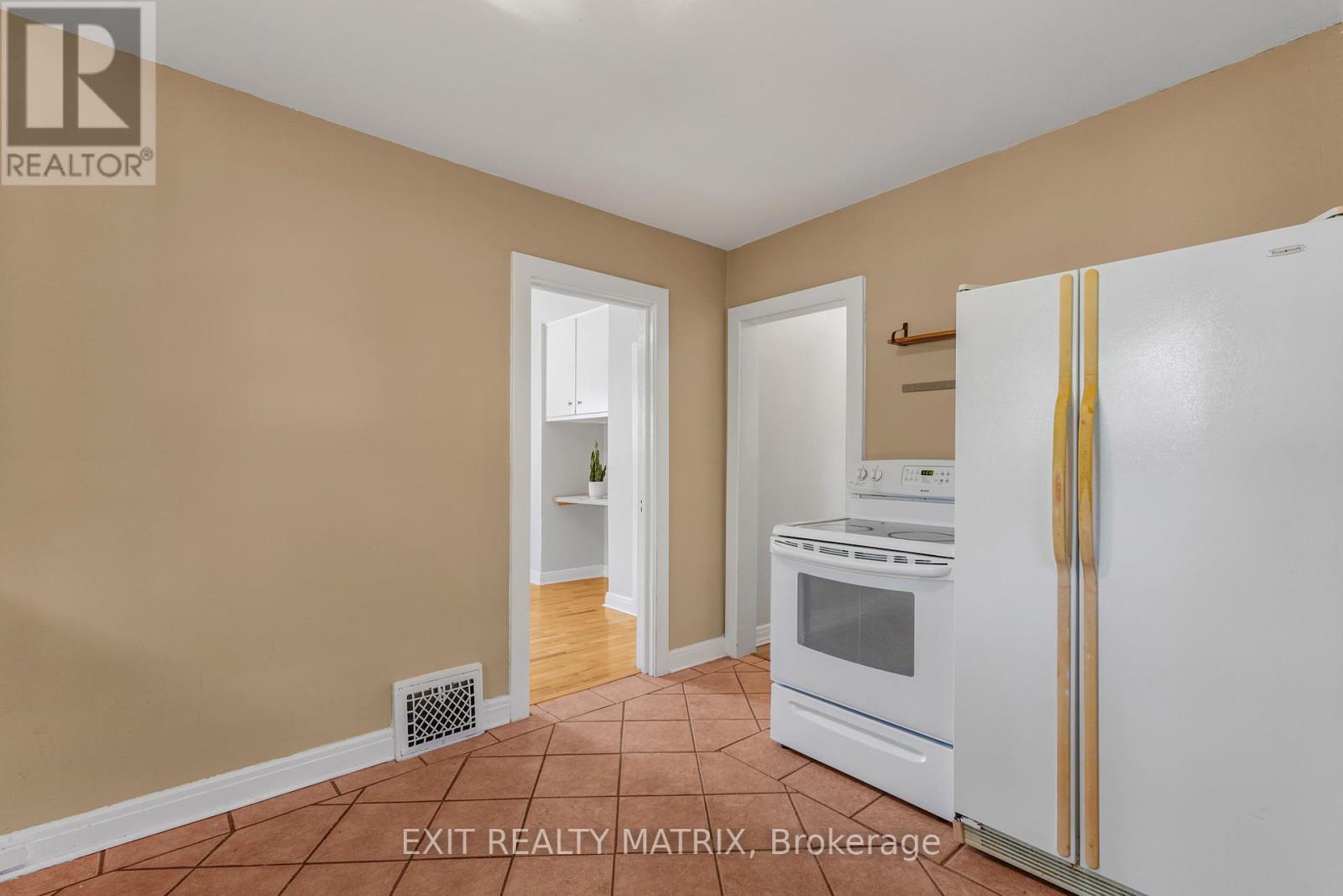 261 Montfort Street, Ottawa, Ontario  K1L 5P1 - Photo 13 - X13567142