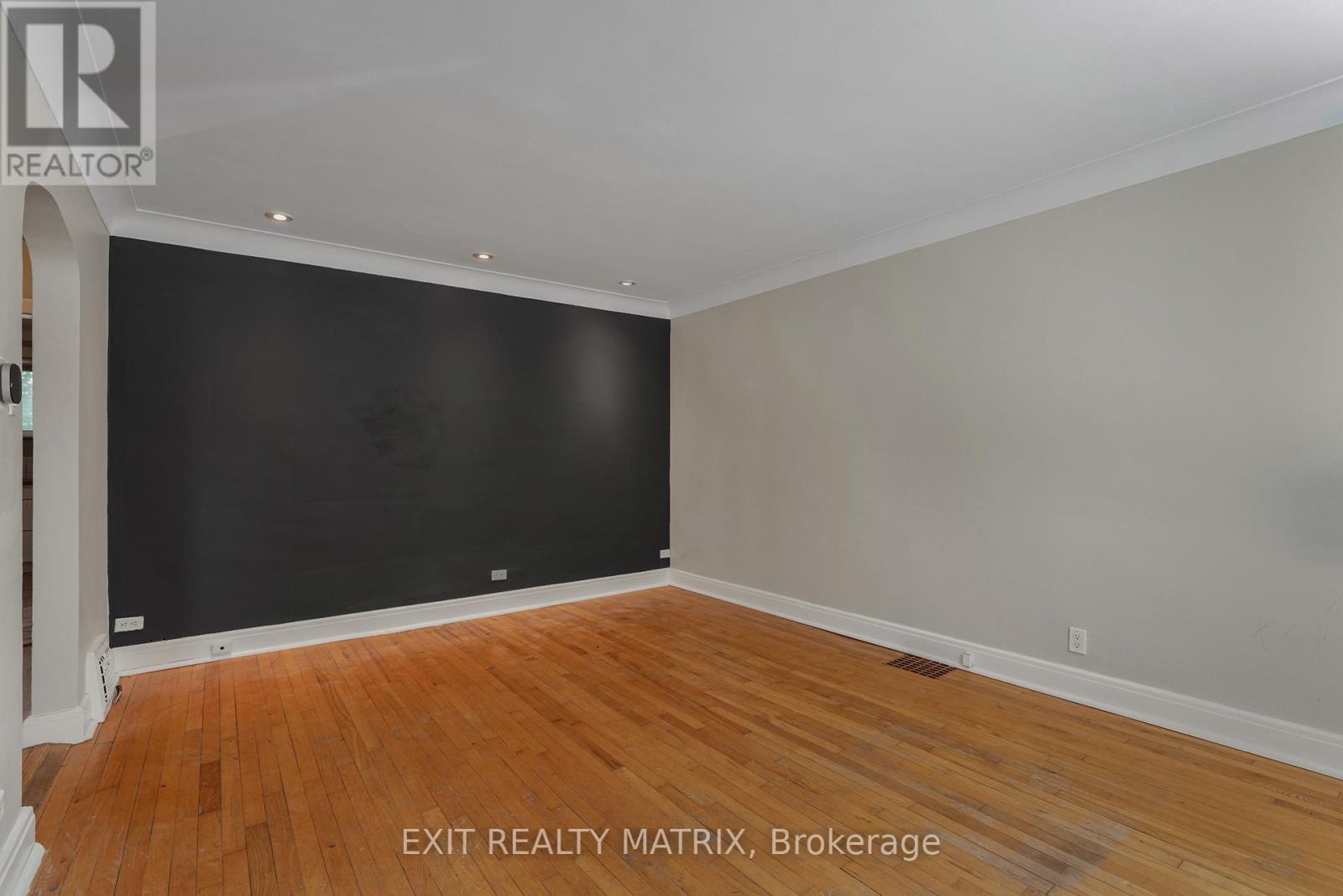 261 Montfort Street, Ottawa, Ontario  K1L 5P1 - Photo 5 - X13567142