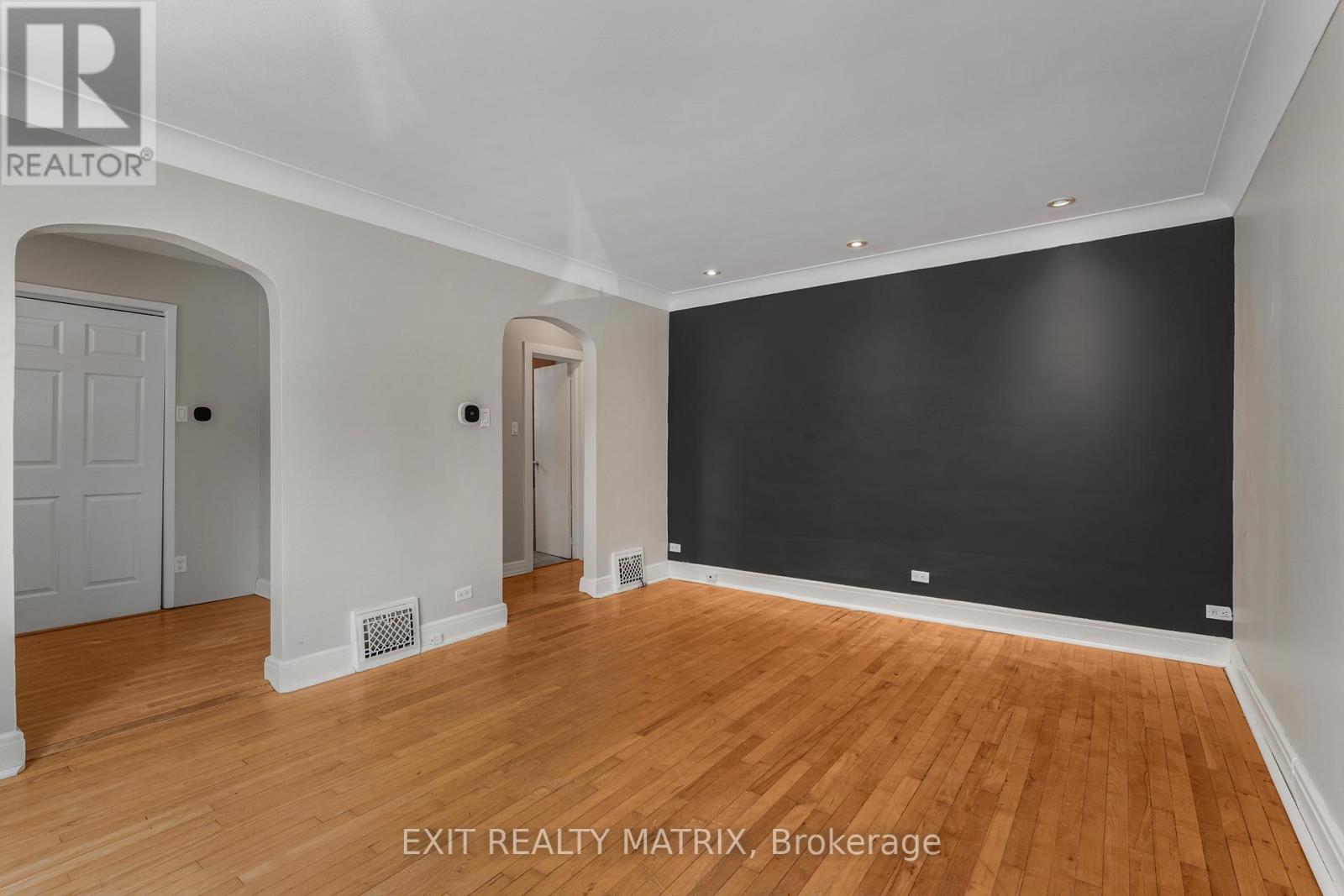261 Montfort Street, Ottawa, Ontario  K1L 5P1 - Photo 8 - X13567142