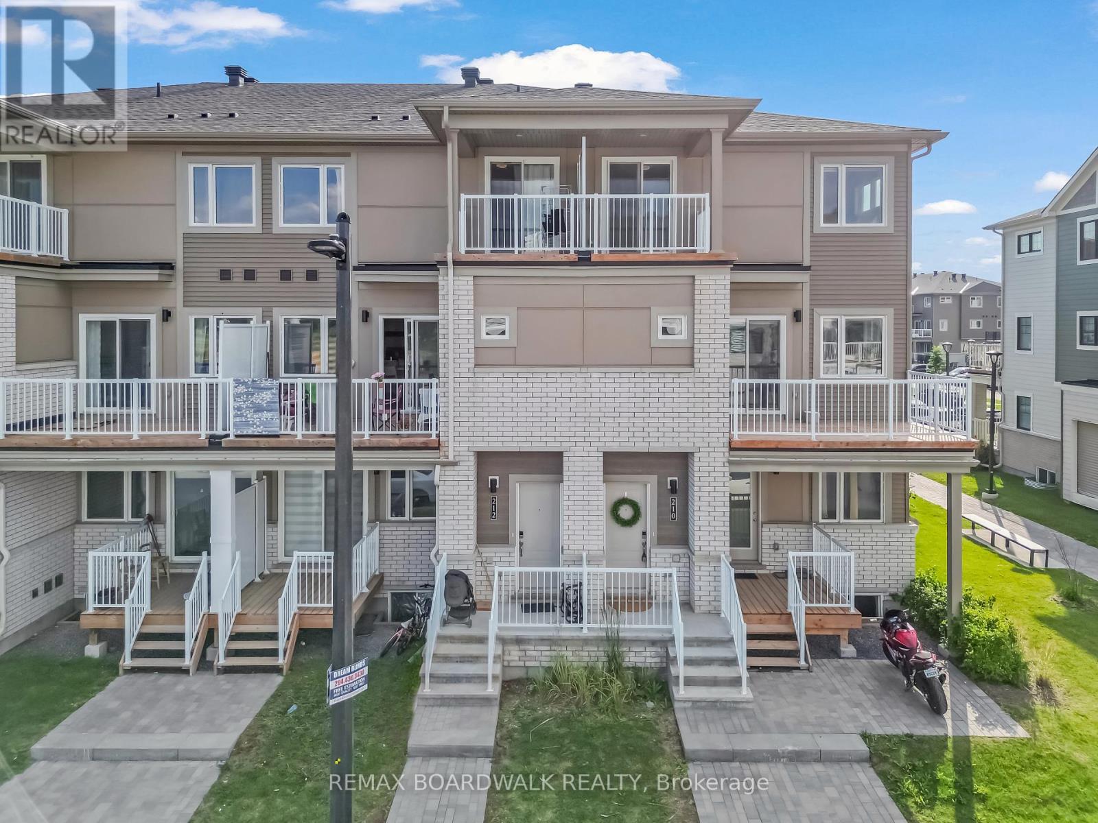 210 Verulam Street, Ottawa, Ontario  K2J 7J5 - Photo 2 - X13567186