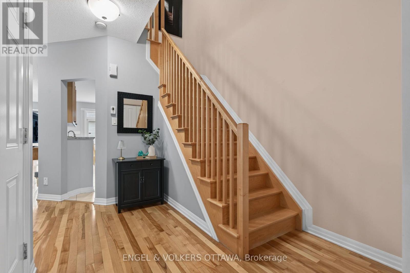 512 Knotridge Street, Ottawa, Ontario  K1W 0C7 - Photo 6 - X13567448