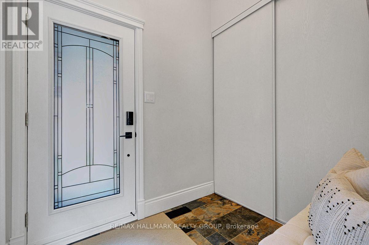 6252 Sablewood Place, Ottawa, Ontario  K1C 7M5 - Photo 4 - X13568046