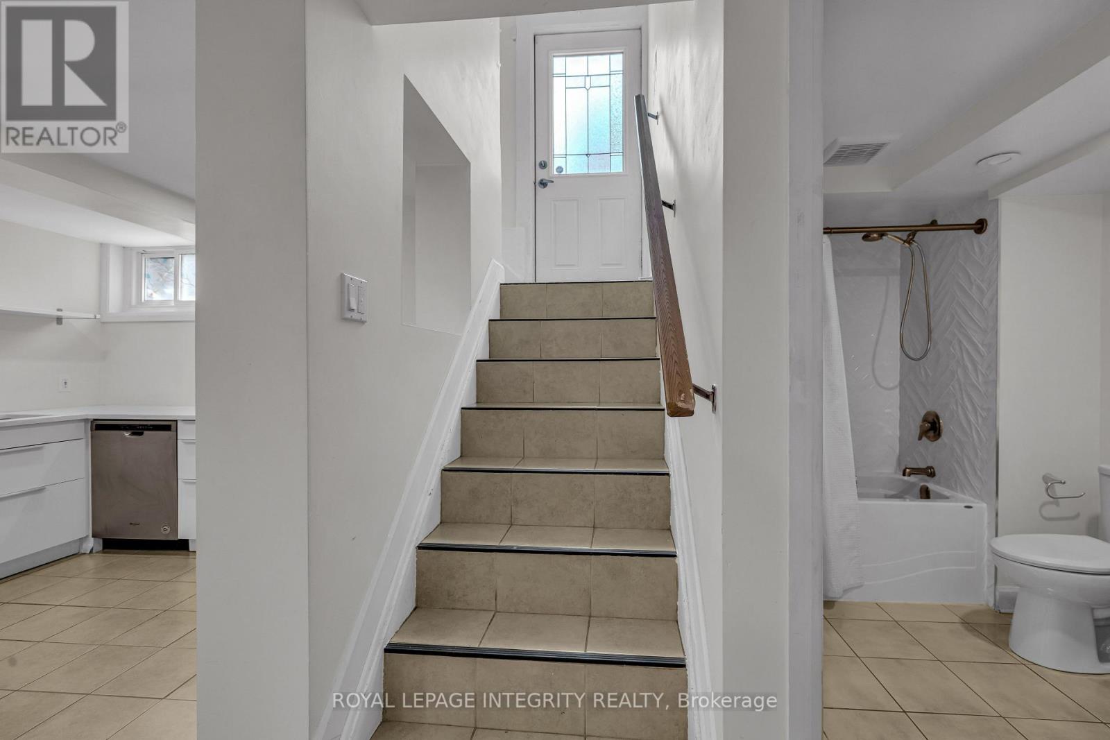 924 Rex Avenue, Ottawa, Ontario  K2A 2P7 - Photo 4 - X13568280