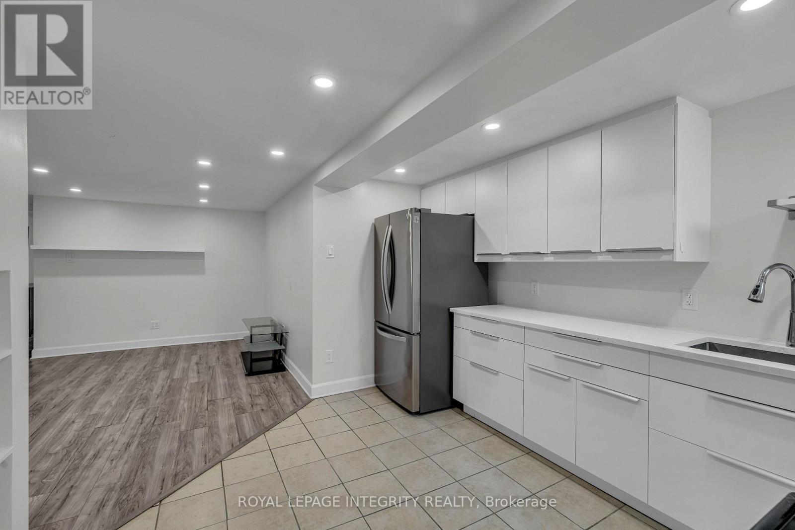 924 Rex Avenue, Ottawa, Ontario  K2A 2P7 - Photo 6 - X13568280