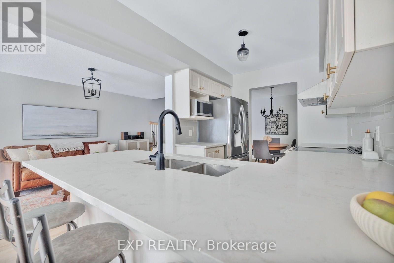 210 Wabiskaw Private, Ottawa, Ontario  K2J 0E6 - Photo 15 - X13568424