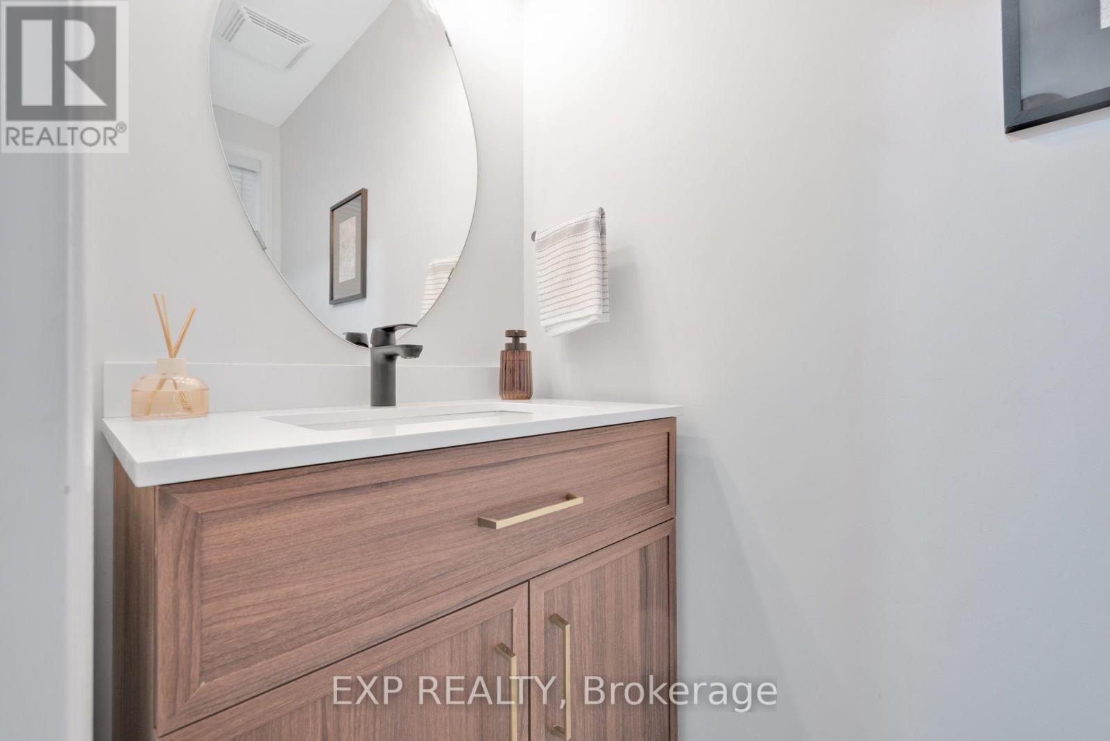 210 Wabiskaw Private, Ottawa, Ontario  K2J 0E6 - Photo 6 - X13568424