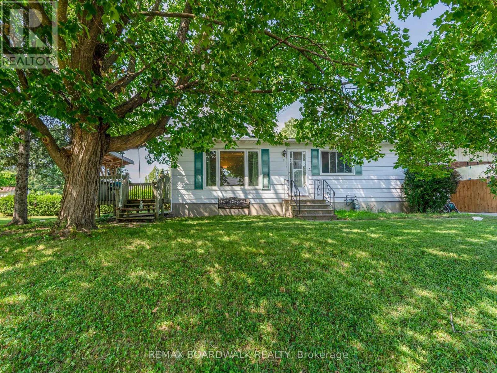 5 Laurentian Place, Arnprior, Ontario  K7S 2X8 - Photo 1 - X13568480