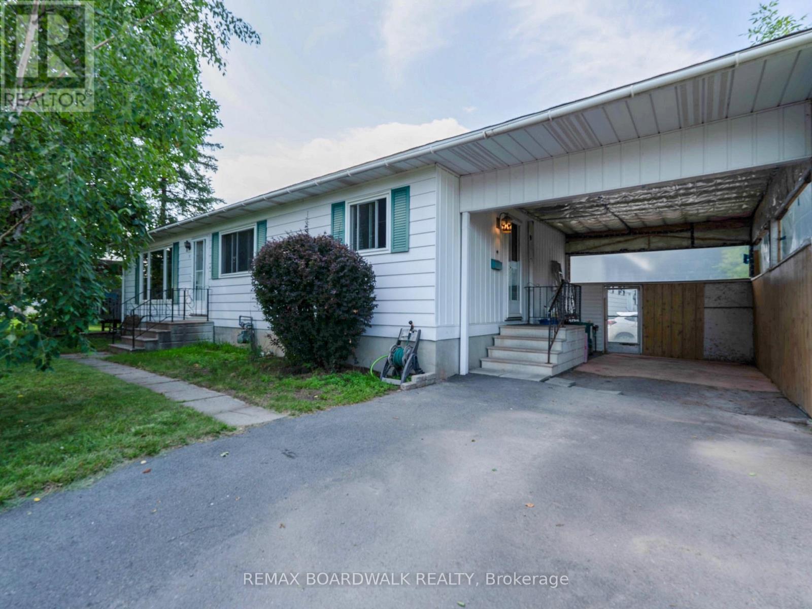 5 Laurentian Place, Arnprior, Ontario  K7S 2X8 - Photo 2 - X13568480