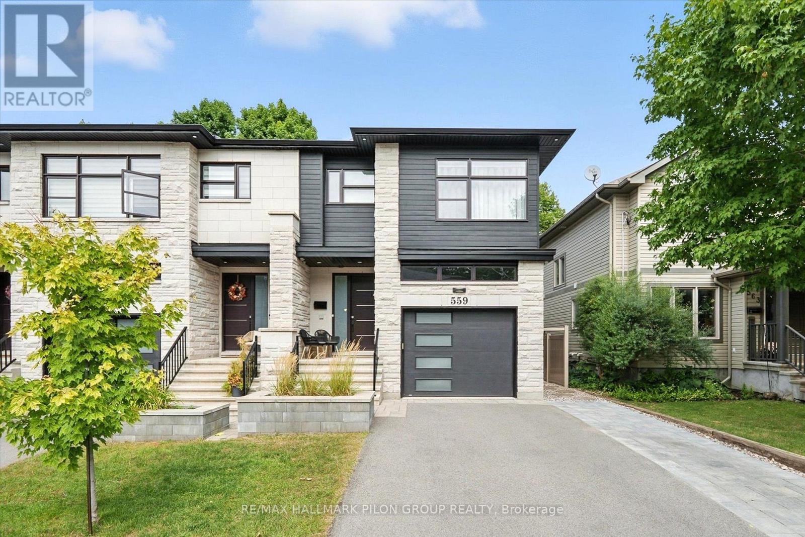 559 Mutual Street, Ottawa, Ontario  K1K 1C5 - Photo 1 - X13568506