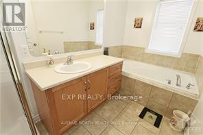 207 Hidden Meadow Avenue, Ottawa, Ontario  K1T 0C2 - Photo 7 - X13568902