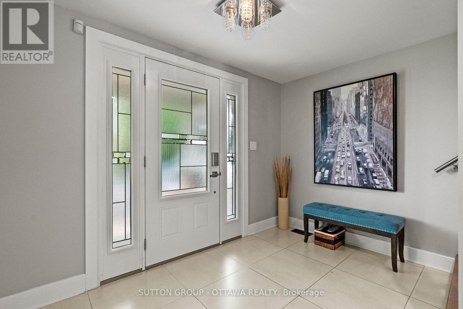 2450 Blackstone Crescent, Ottawa, Ontario  K1B 4H2 - Photo 3 - X13569204