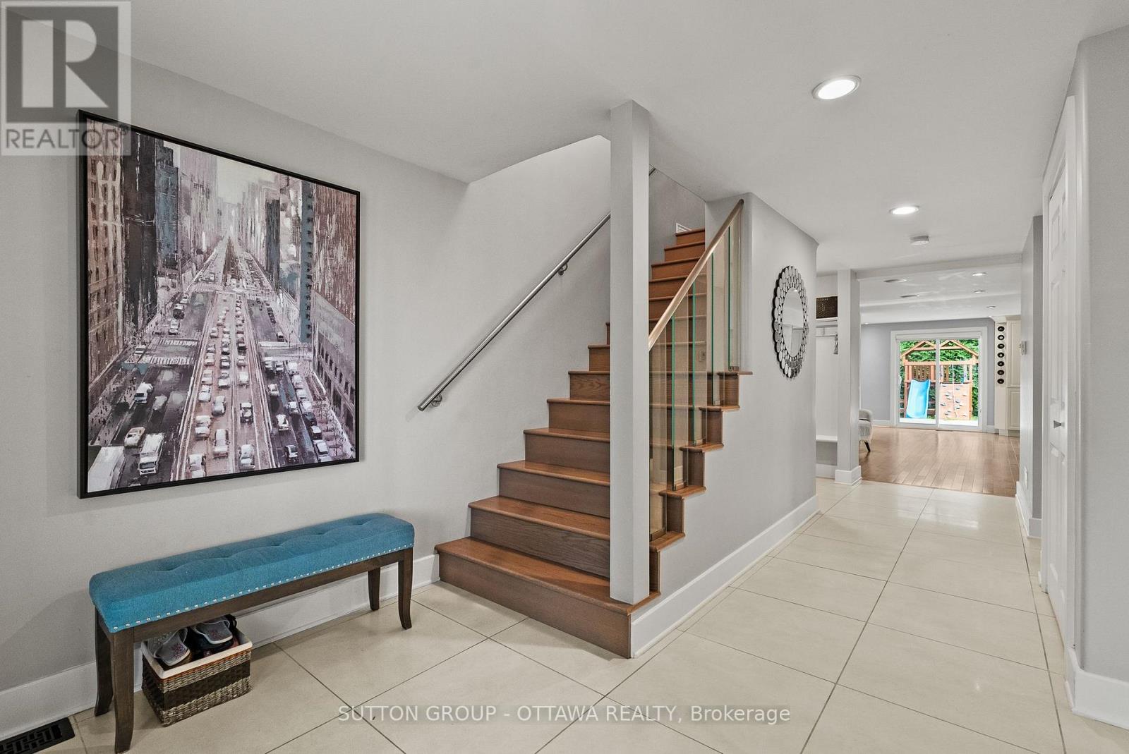 2450 Blackstone Crescent, Ottawa, Ontario  K1B 4H2 - Photo 4 - X13569204