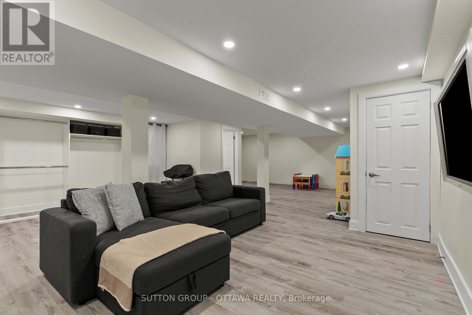 2450 Blackstone Crescent, Ottawa, Ontario  K1B 4H2 - Photo 43 - X13569204