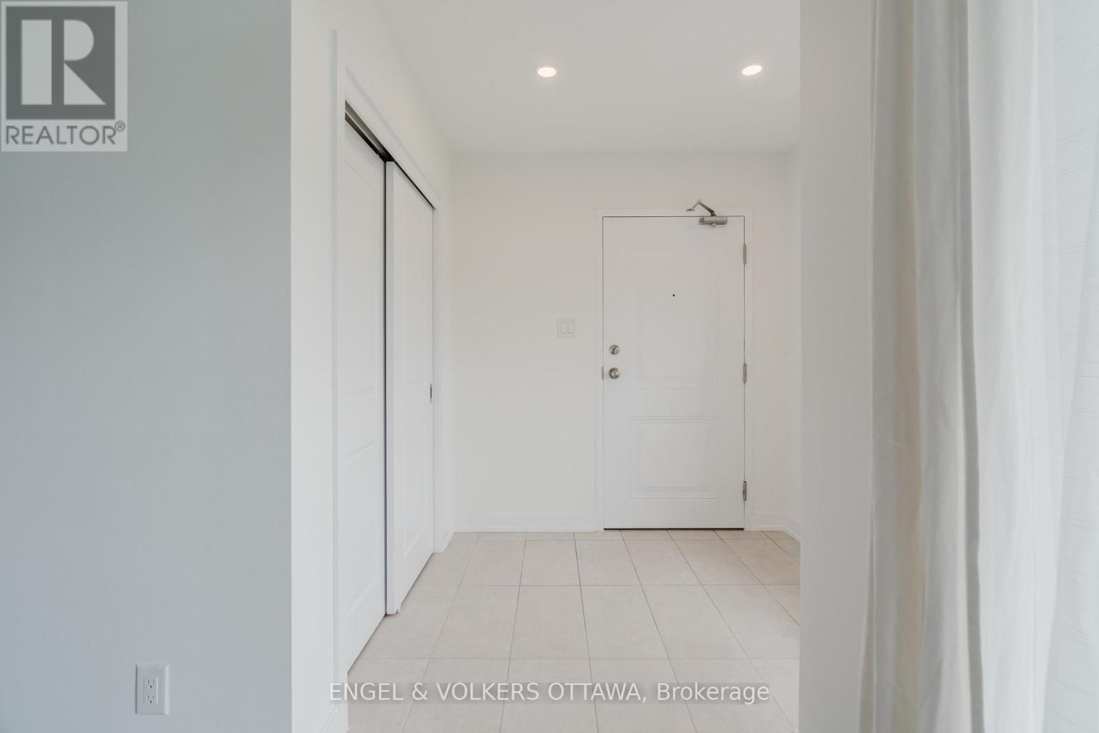 G - 35 Overberg Way, Ottawa, Ontario  K2S 0W1 - Photo 2 - X13569490