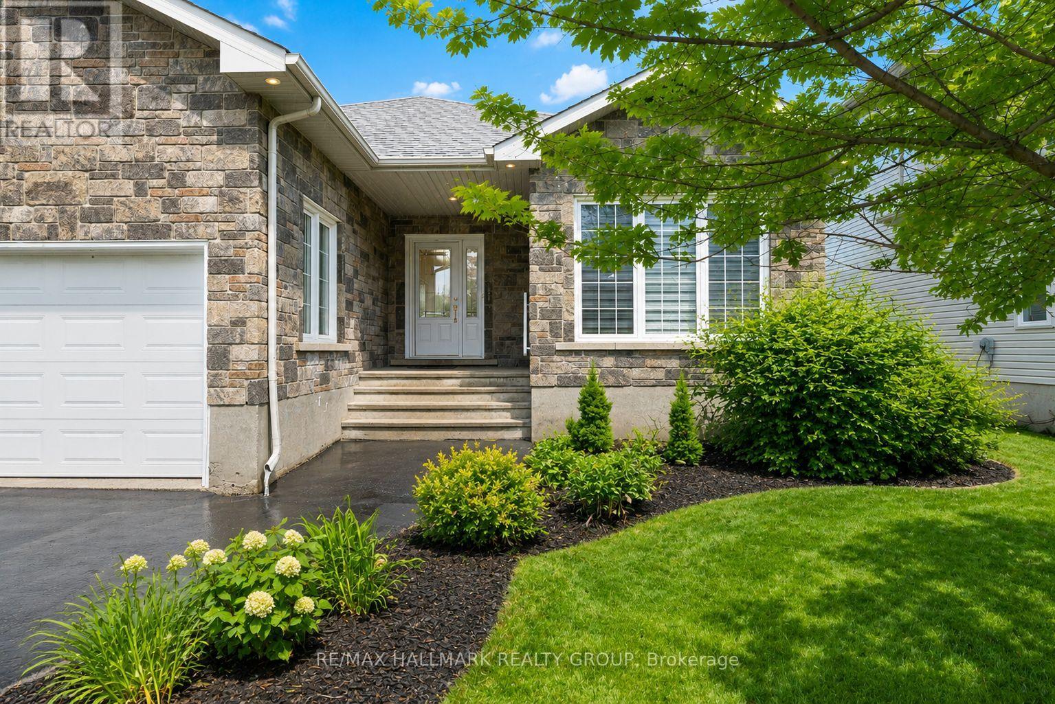 81 Giroux Street, The Nation, Ontario  K0A 2M0 - Photo 2 - X13569534