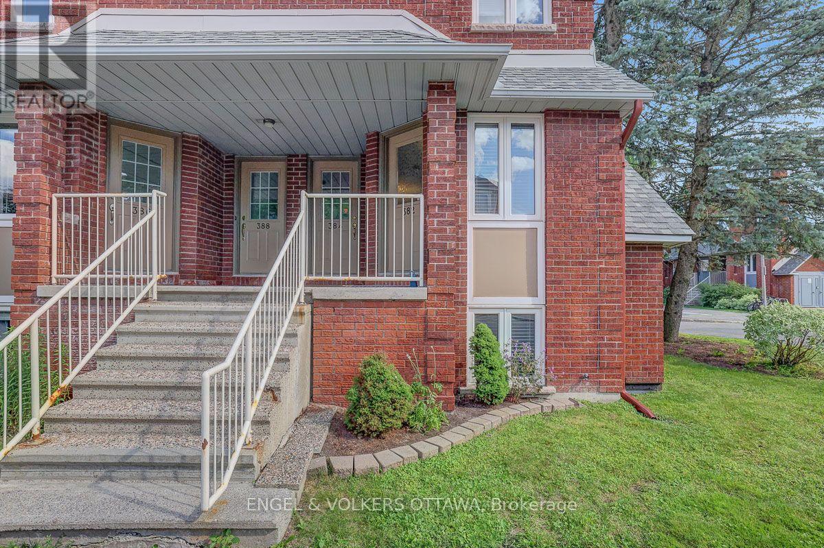 1 - 382 Briston Private, Ottawa, Ontario  K1G 5R2 - Photo 1 - X13569614