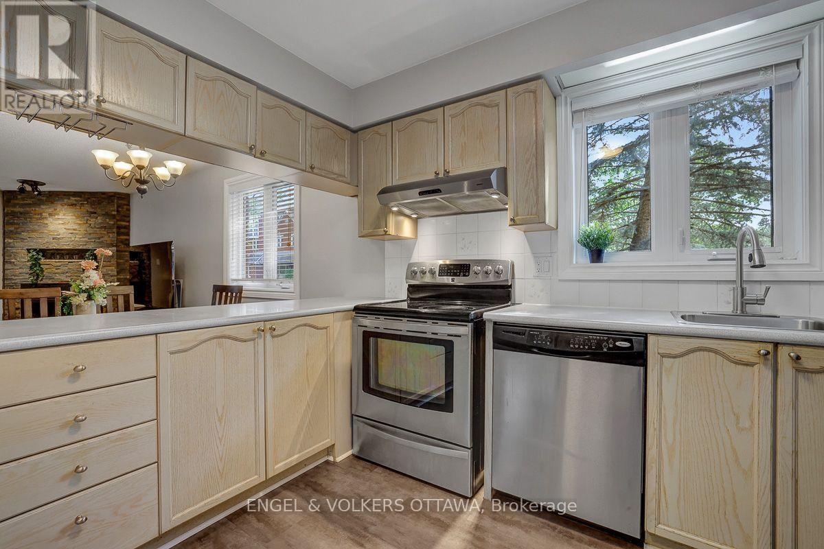 1 - 382 Briston Private, Ottawa, Ontario  K1G 5R2 - Photo 5 - X13569614