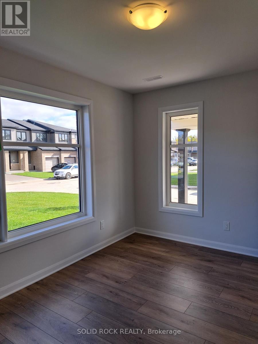 288 Elsie Macgill Walk, Ottawa, Ontario  K2W 0L2 - Photo 2 - X13569704