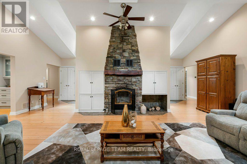 6485 Waddion Drive, Ottawa, Ontario  K4P 1E7 - Photo 12 - X13569722