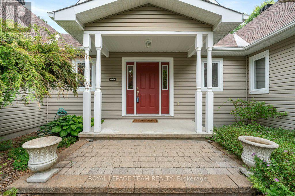 6485 Waddion Drive, Ottawa, Ontario  K4P 1E7 - Photo 4 - X13569722