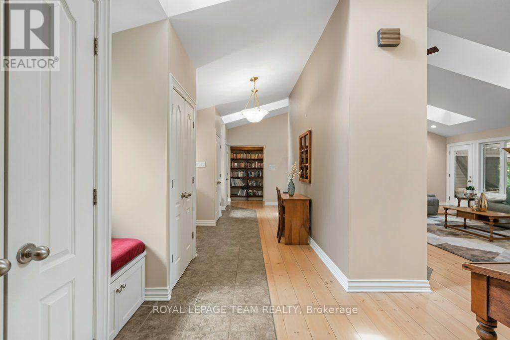 6485 Waddion Drive, Ottawa, Ontario  K4P 1E7 - Photo 5 - X13569722