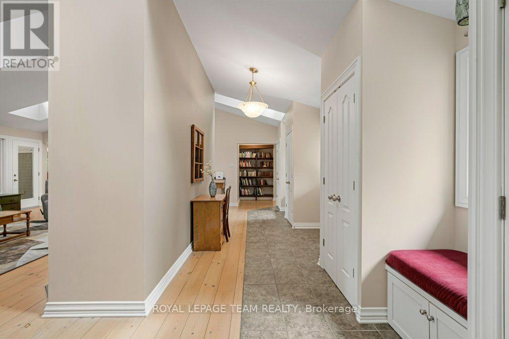 6485 Waddion Drive, Ottawa, Ontario  K4P 1E7 - Photo 6 - X13569722