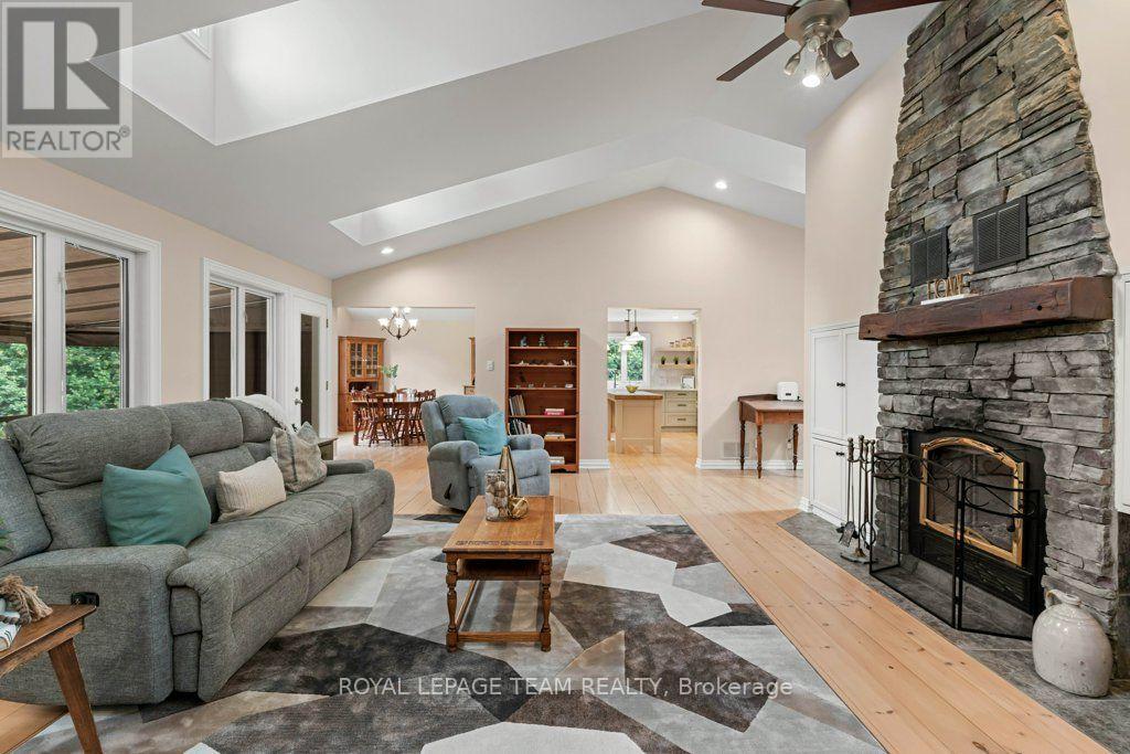 6485 Waddion Drive, Ottawa, Ontario  K4P 1E7 - Photo 8 - X13569722