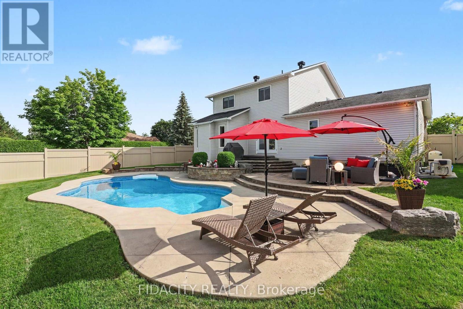 21 West Ridge Drive, Ottawa, Ontario  K2S 1S4 - Photo 2 - X13569730