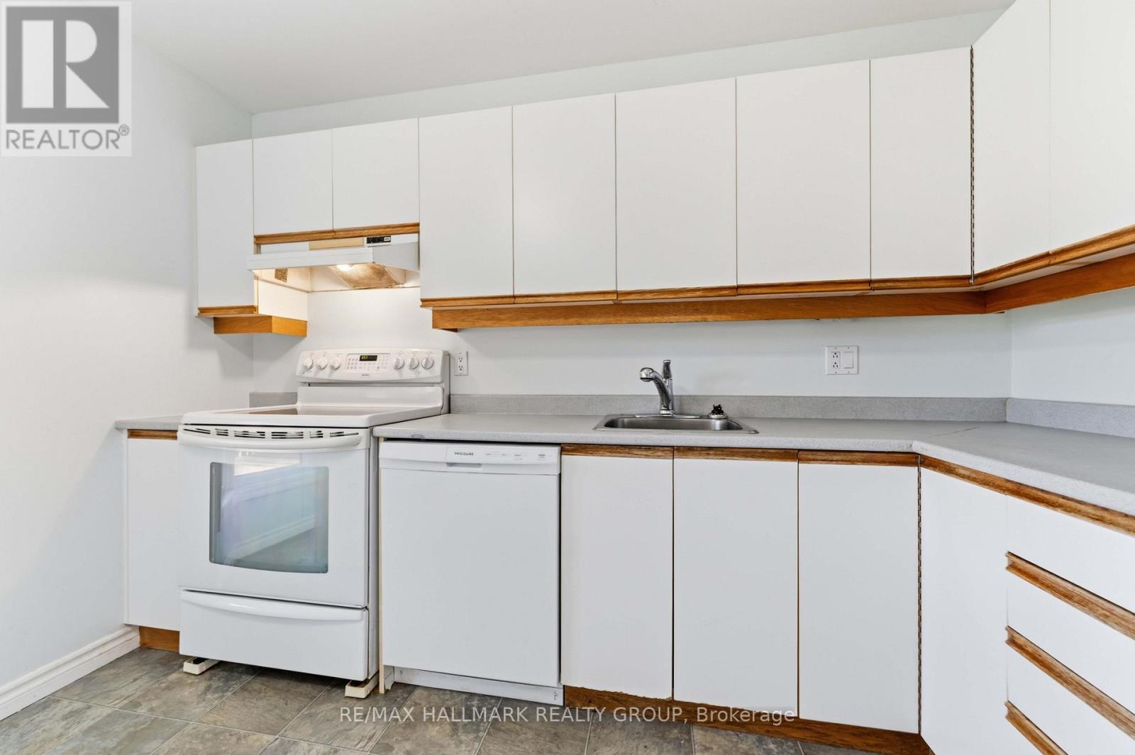 1093 St-Emmanuel Terrace, Ottawa, Ontario  K1C 2J6 - Photo 12 - X13570094