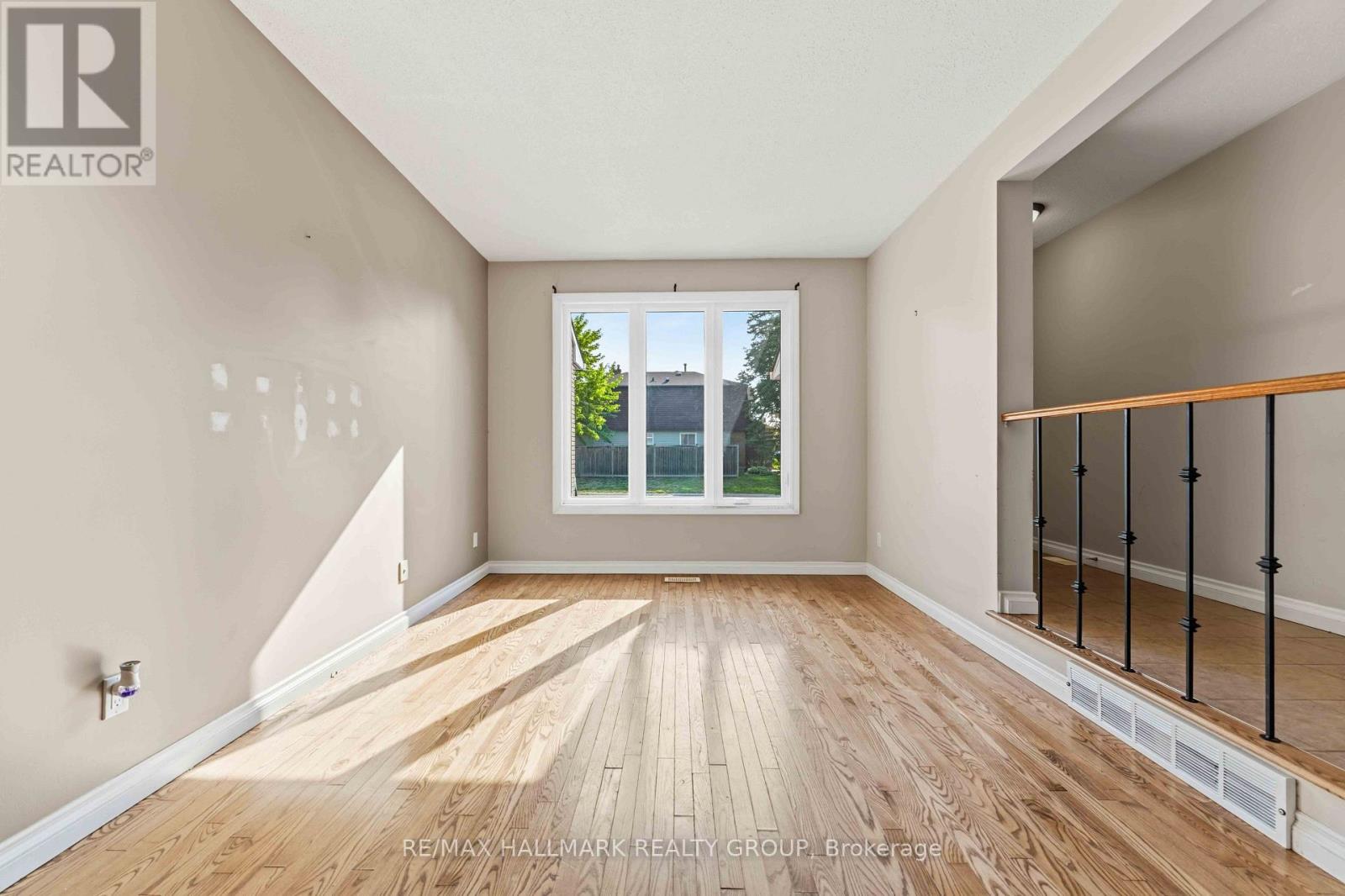 1093 St-Emmanuel Terrace, Ottawa, Ontario  K1C 2J6 - Photo 5 - X13570094