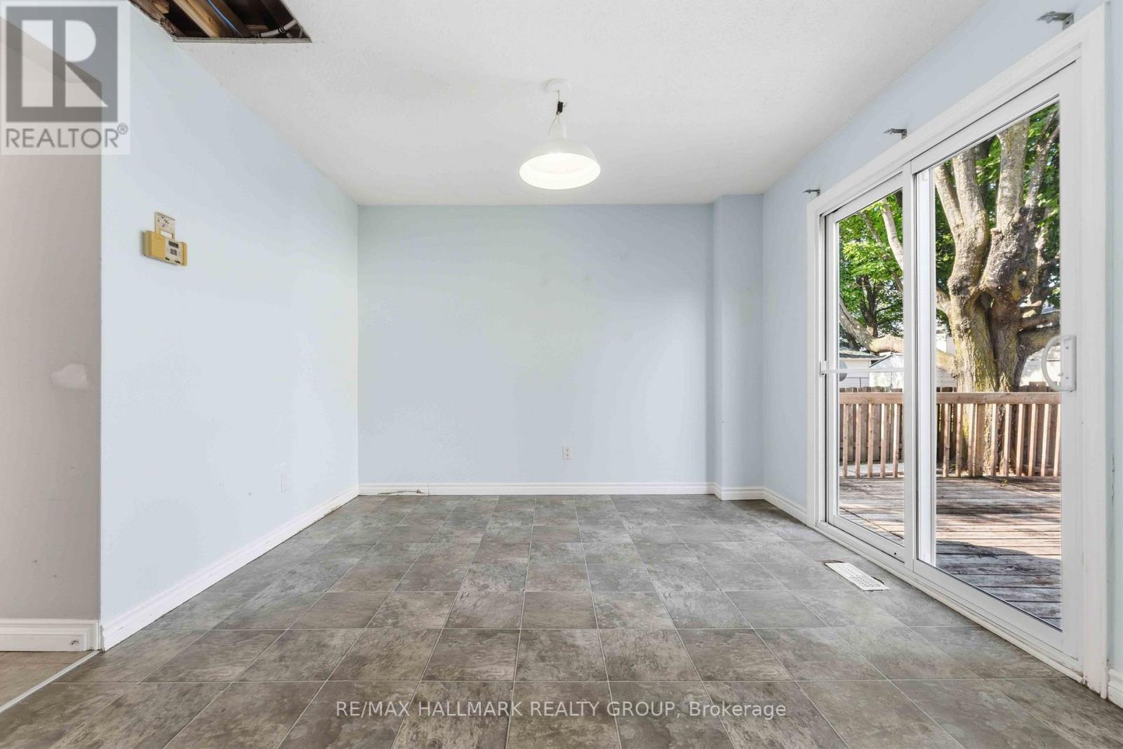 1093 St-Emmanuel Terrace, Ottawa, Ontario  K1C 2J6 - Photo 8 - X13570094