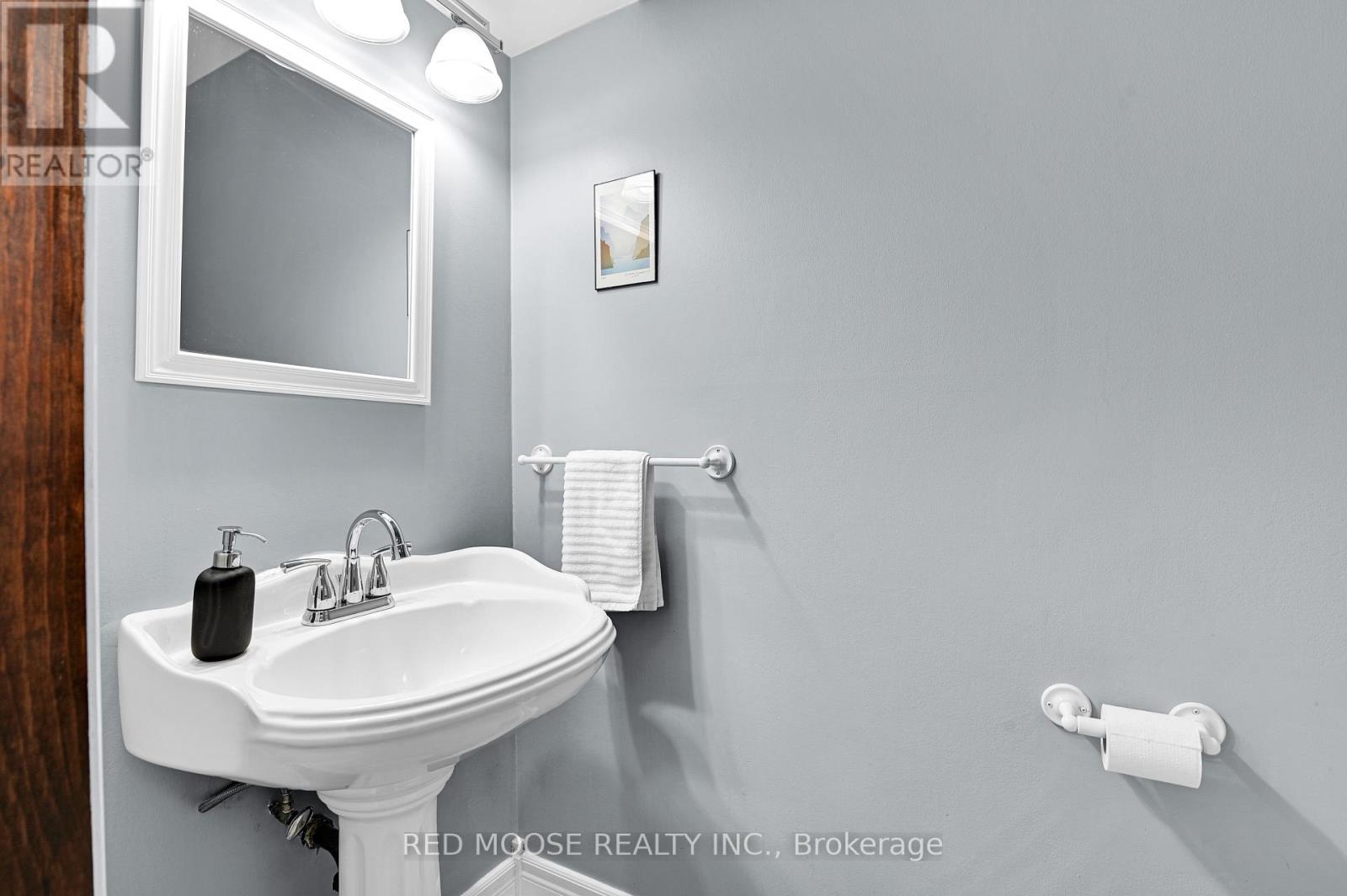 67 Valewood Crescent, Ottawa, Ontario  K1B 4G1 - Photo 4 - X13570116