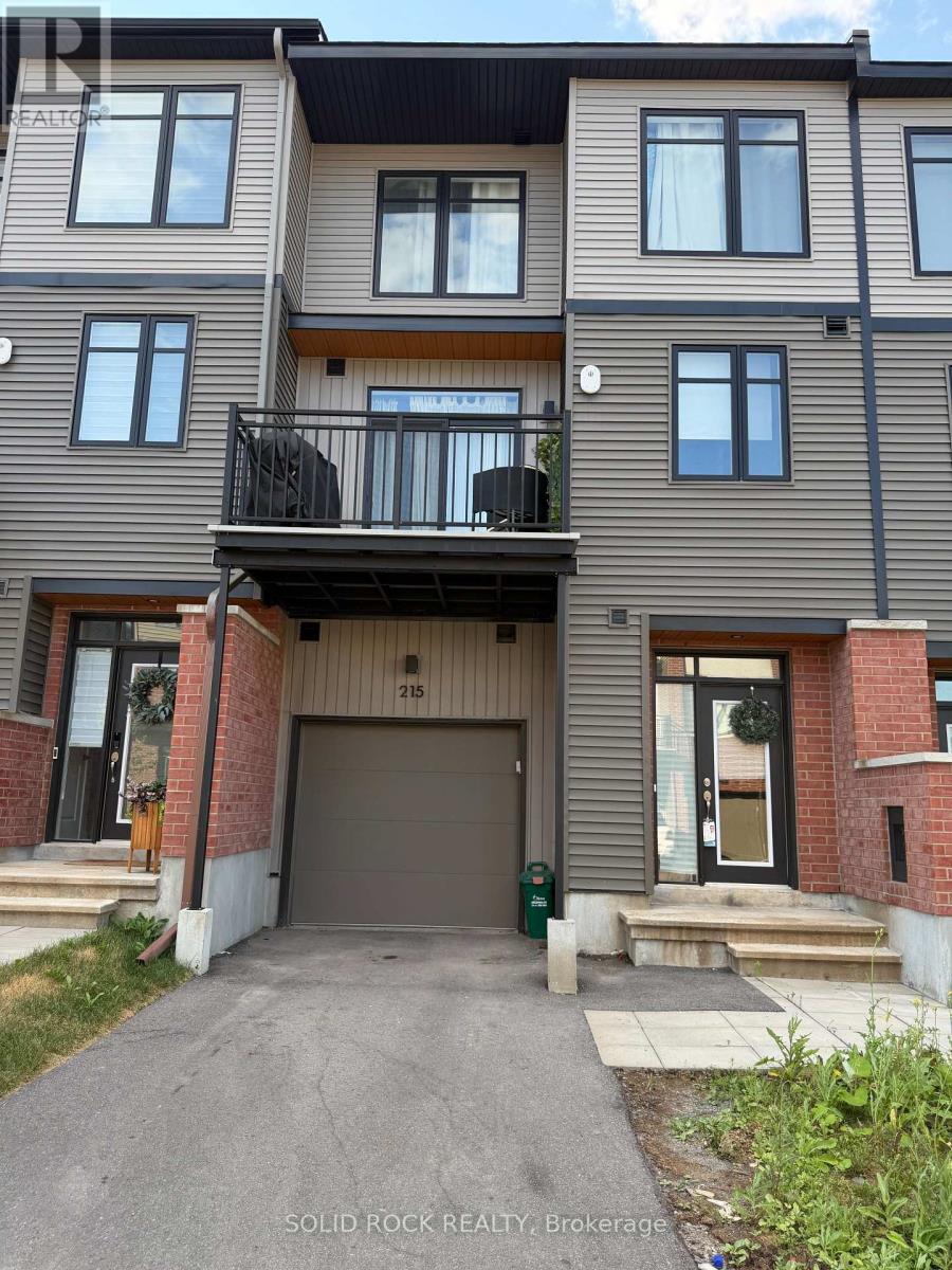 215 Tussock Private, Ottawa, Ontario  K1X 0M8 - Photo 1 - X13570278