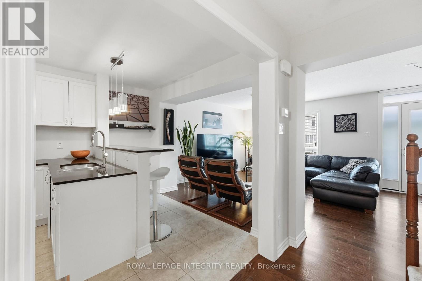12 Squashberry Lane, Ottawa, Ontario  K2S 1E7 - Photo 6 - X13570426