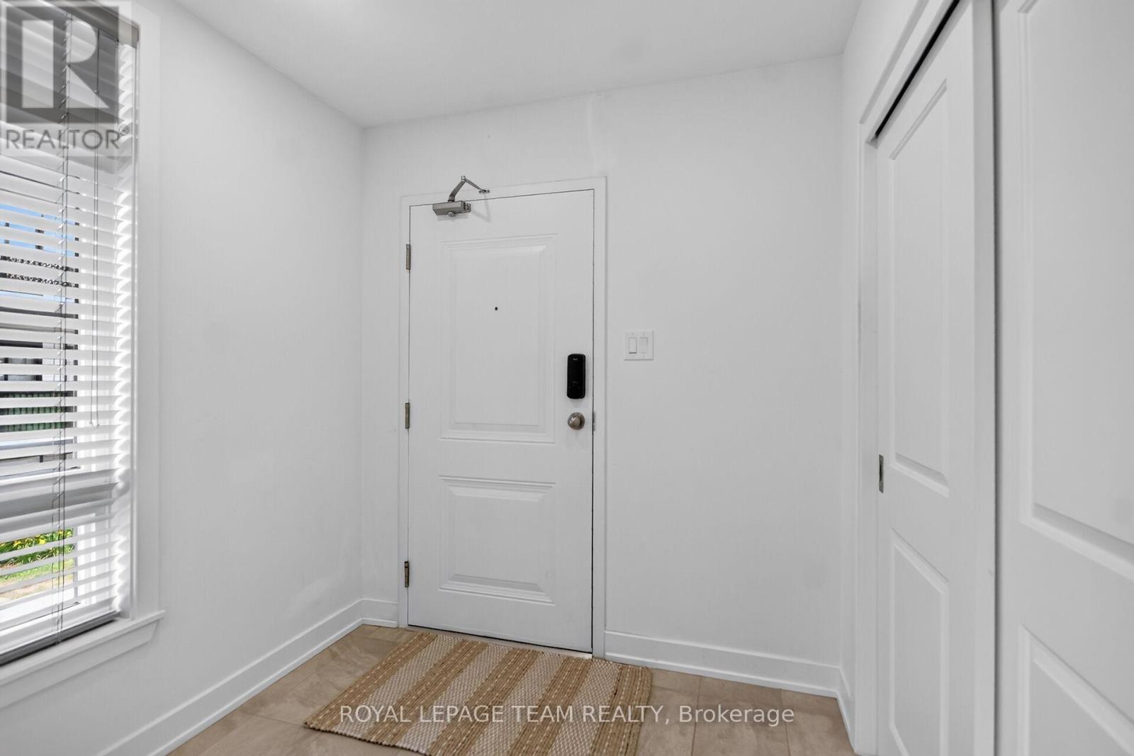 H - 45 Overberg Way, Ottawa, Ontario  K2S 2Y4 - Photo 3 - X13570700