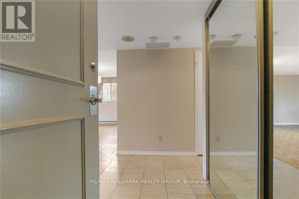 212 - 1705 Playfair Drive, Ottawa, Ontario  K1H 8P6 - Photo 2 - X13570716