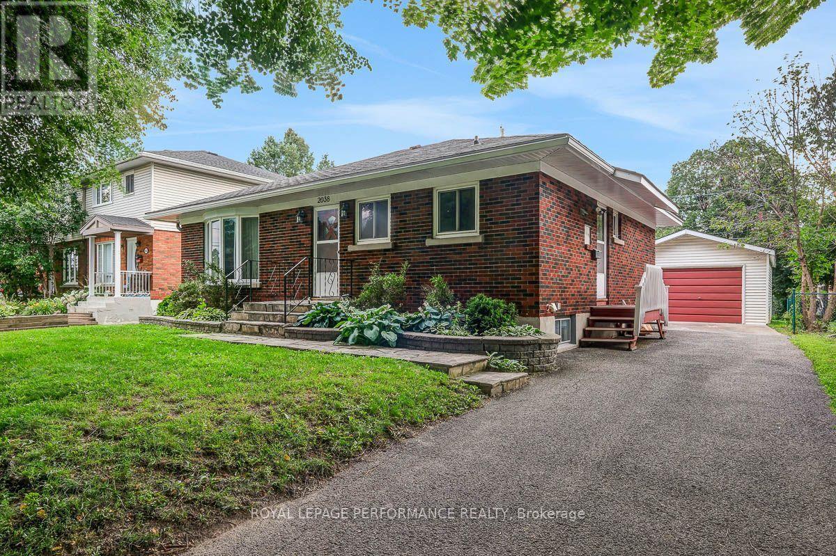 2038 Arch Street, Ottawa, Ontario  K1G 2H1 - Photo 2 - X13570760