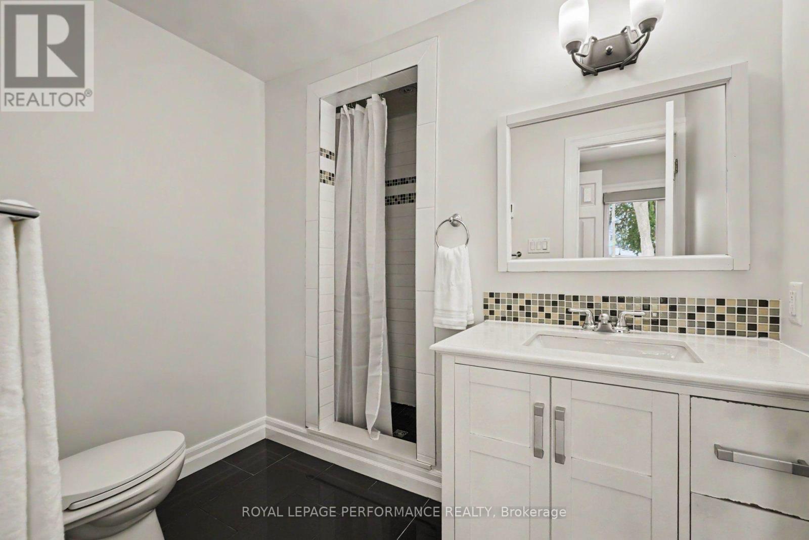 2061 Cabot Street, Ottawa, Ontario  K1H 6J7 - Photo 17 - X13570856