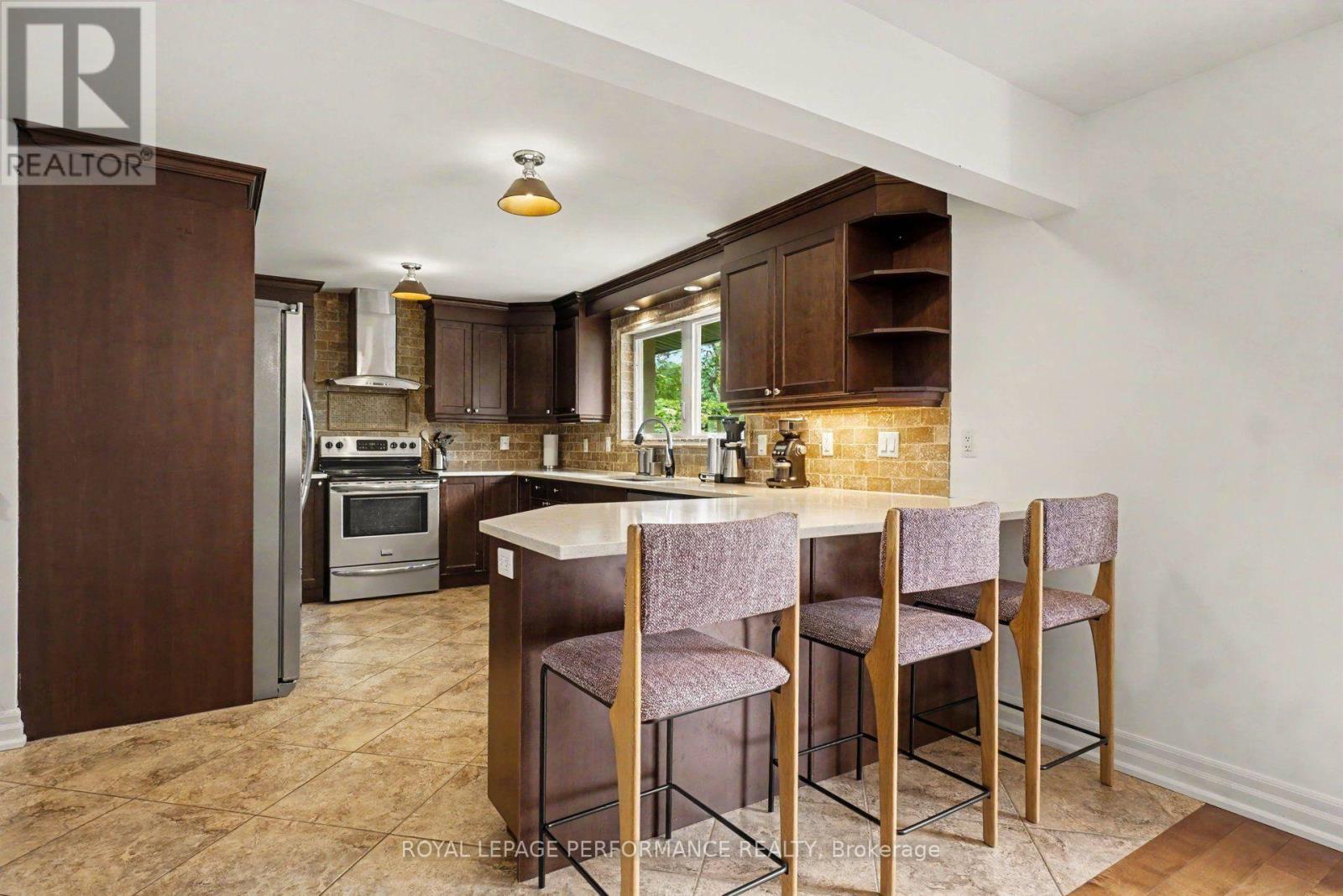 2061 Cabot Street, Ottawa, Ontario  K1H 6J7 - Photo 8 - X13570856