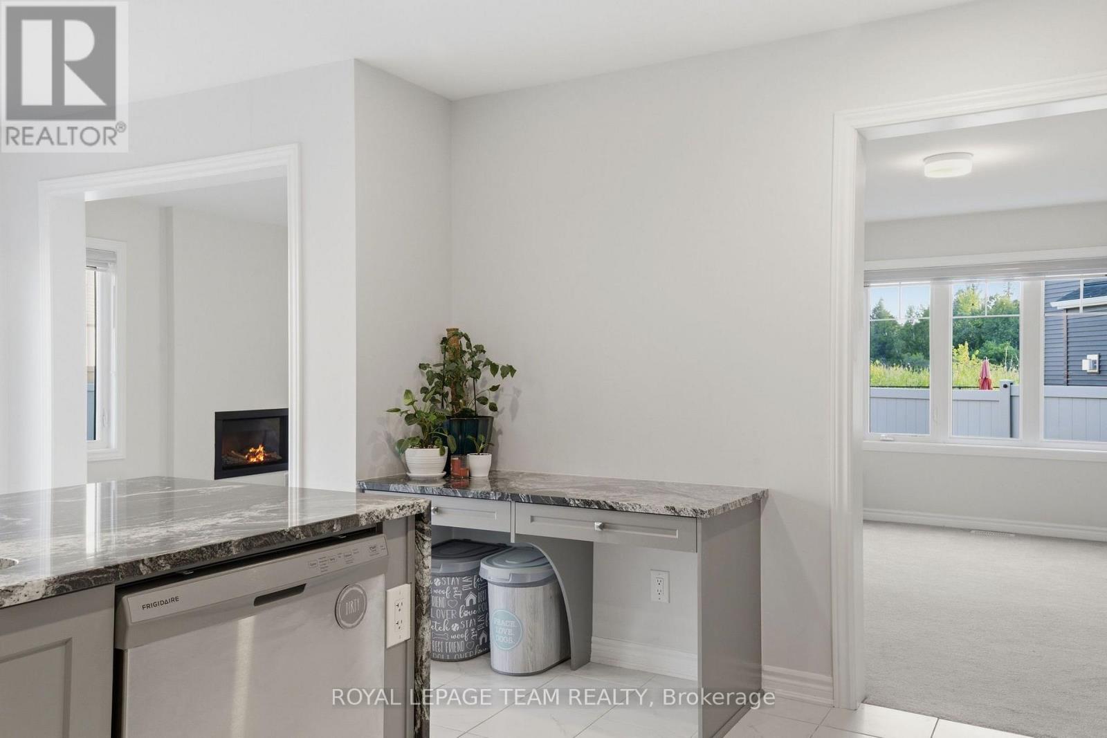 153 Unity Place, Ottawa, Ontario  K2S 2Y8 - Photo 10 - X13570922