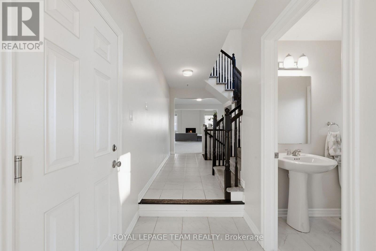153 Unity Place, Ottawa, Ontario  K2S 2Y8 - Photo 5 - X13570922