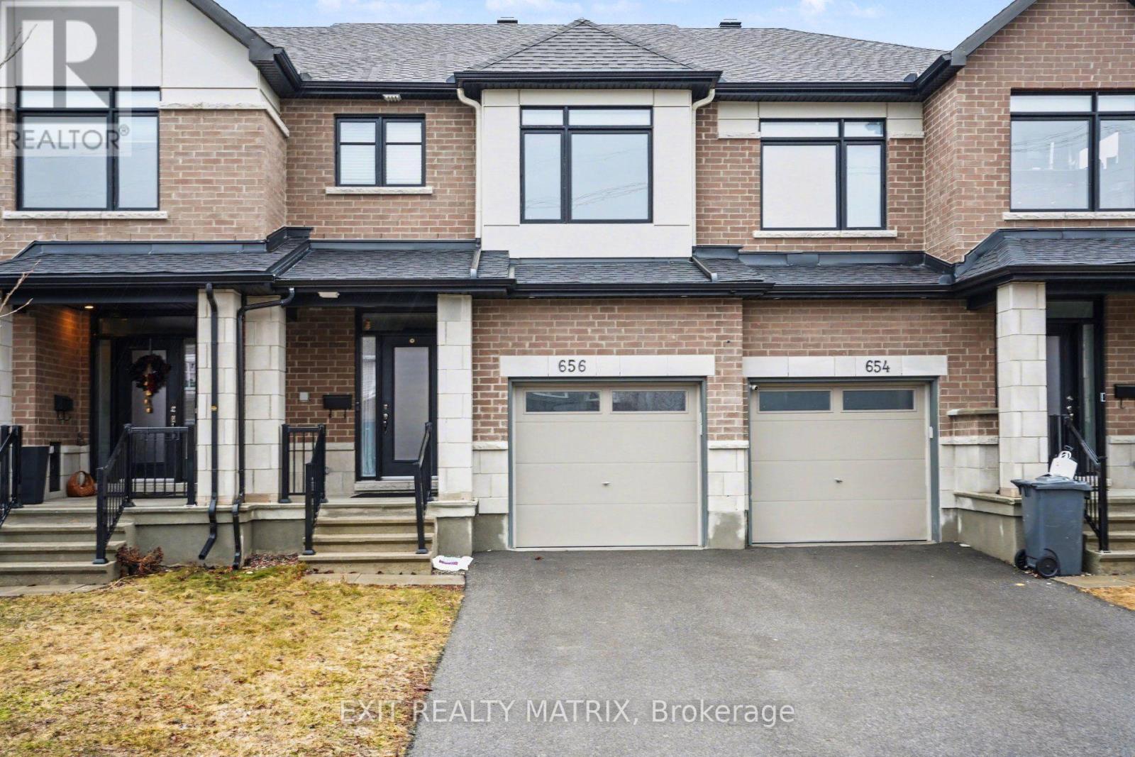 656 Putney Crescent W, Ottawa, Ontario  K2S 2N7 - Photo 1 - X13570936