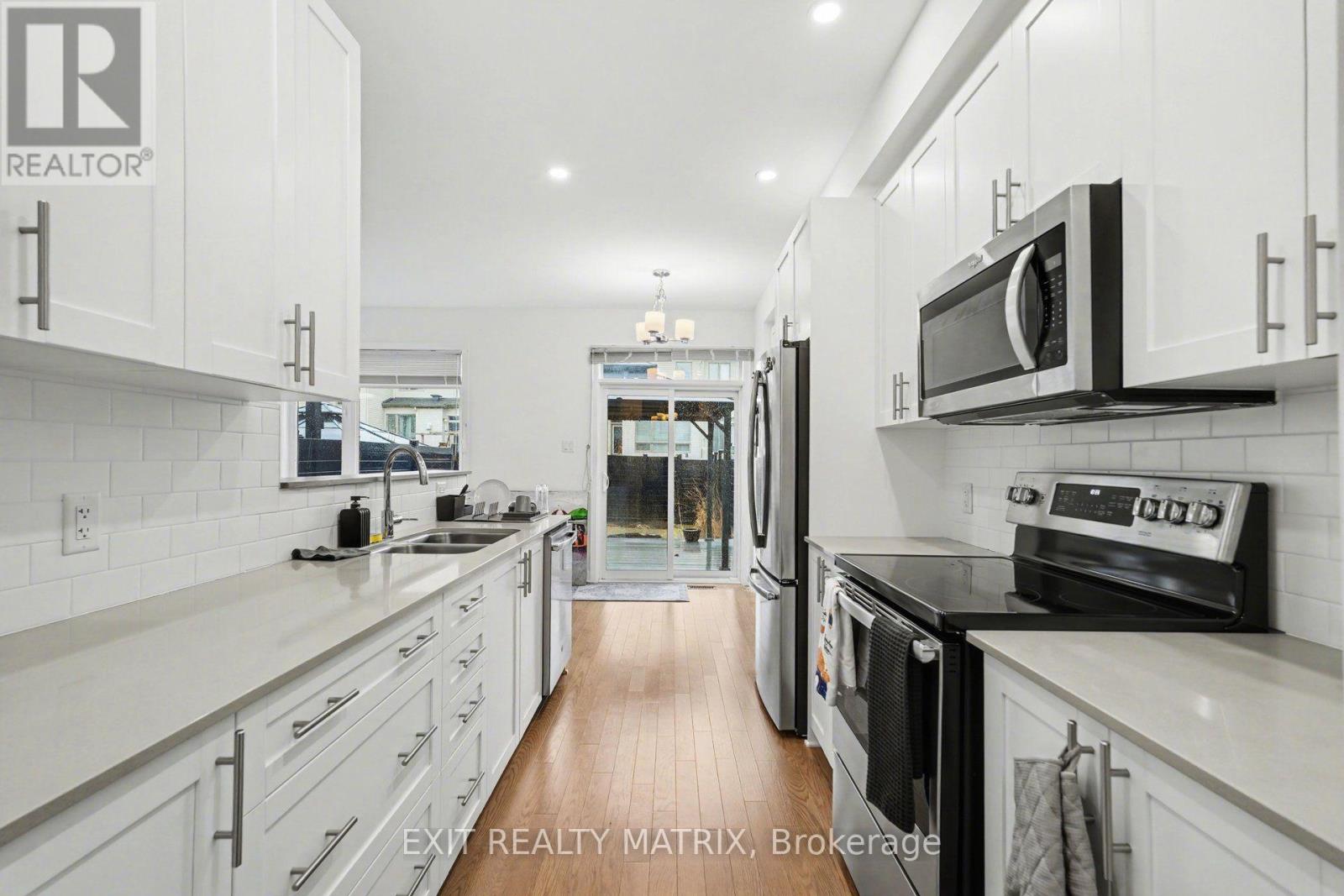 656 Putney Crescent W, Ottawa, Ontario  K2S 2N7 - Photo 11 - X13570936