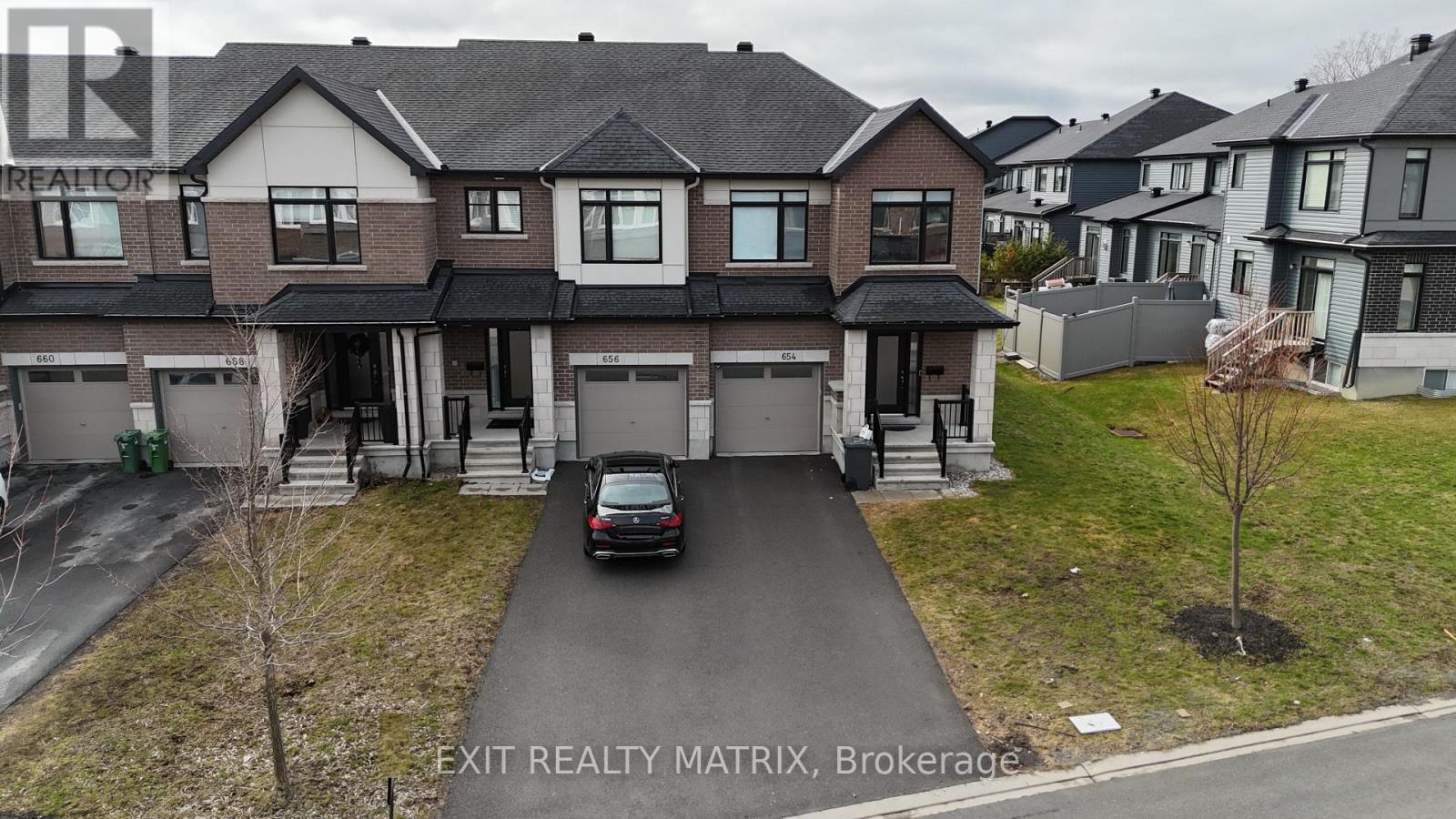 656 Putney Crescent W, Ottawa, Ontario  K2S 2N7 - Photo 4 - X13570936