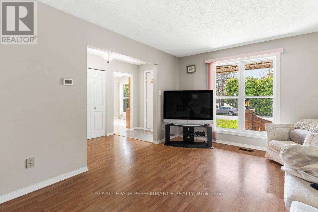 5529 Woodeden Drive, Ottawa, Ontario  K4M 1B4 - Photo 15 - X13570938