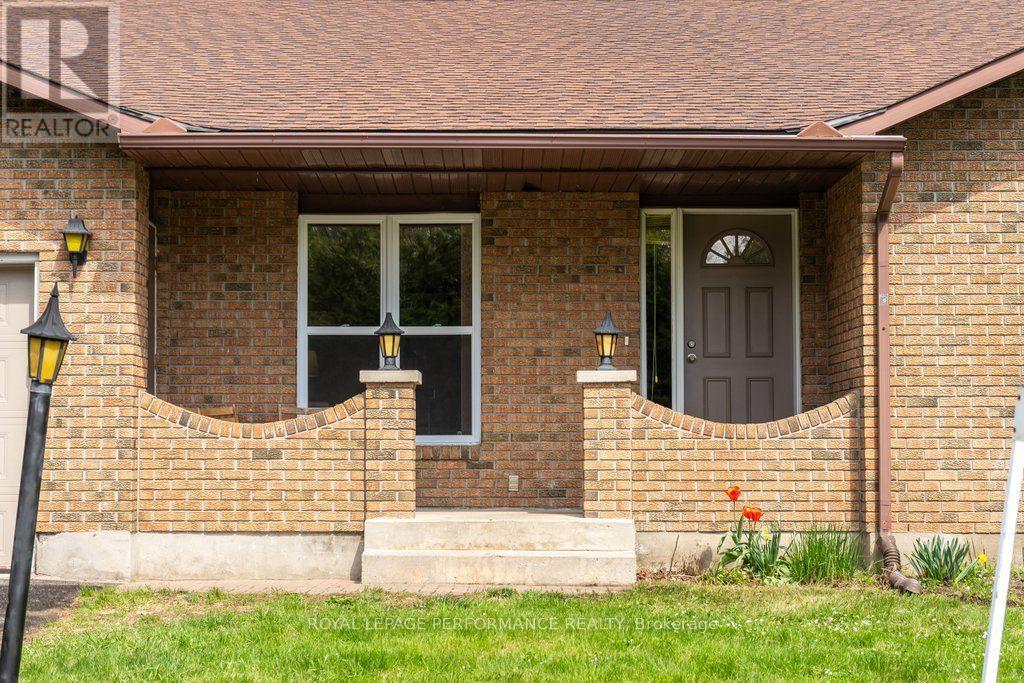 5529 Woodeden Drive, Ottawa, Ontario  K4M 1B4 - Photo 3 - X13570938