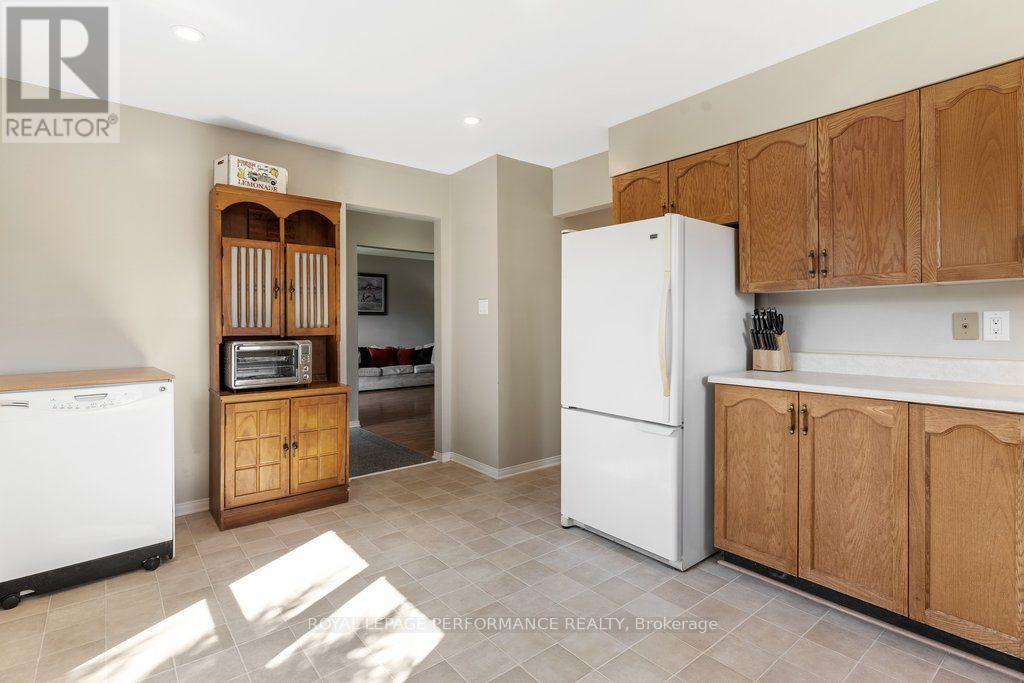 5529 Woodeden Drive, Ottawa, Ontario  K4M 1B4 - Photo 9 - X13570938