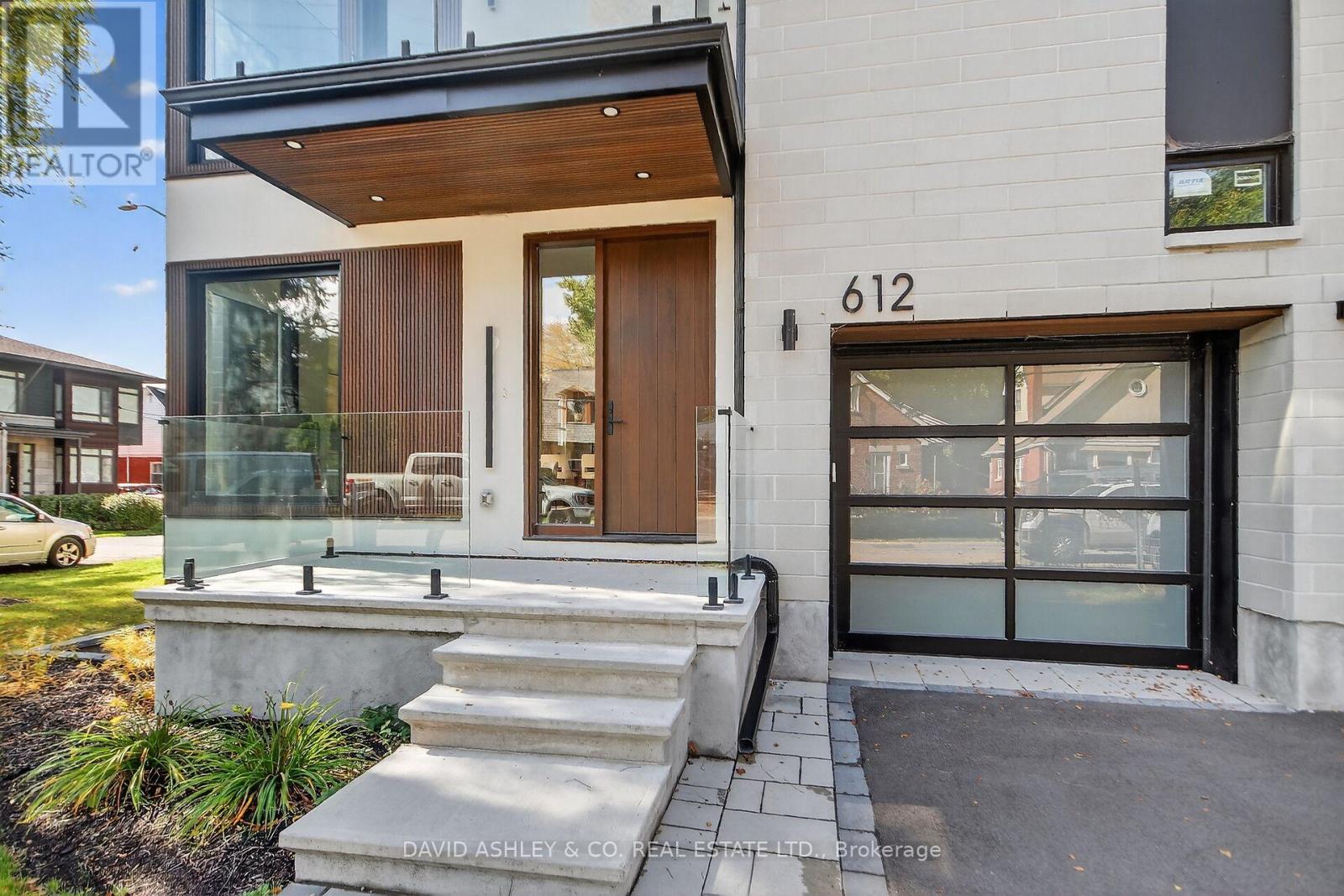Main - 612 Tweedsmuir Avenue, Ottawa, Ontario  K1Z 5P3 - Photo 6 - X13571008