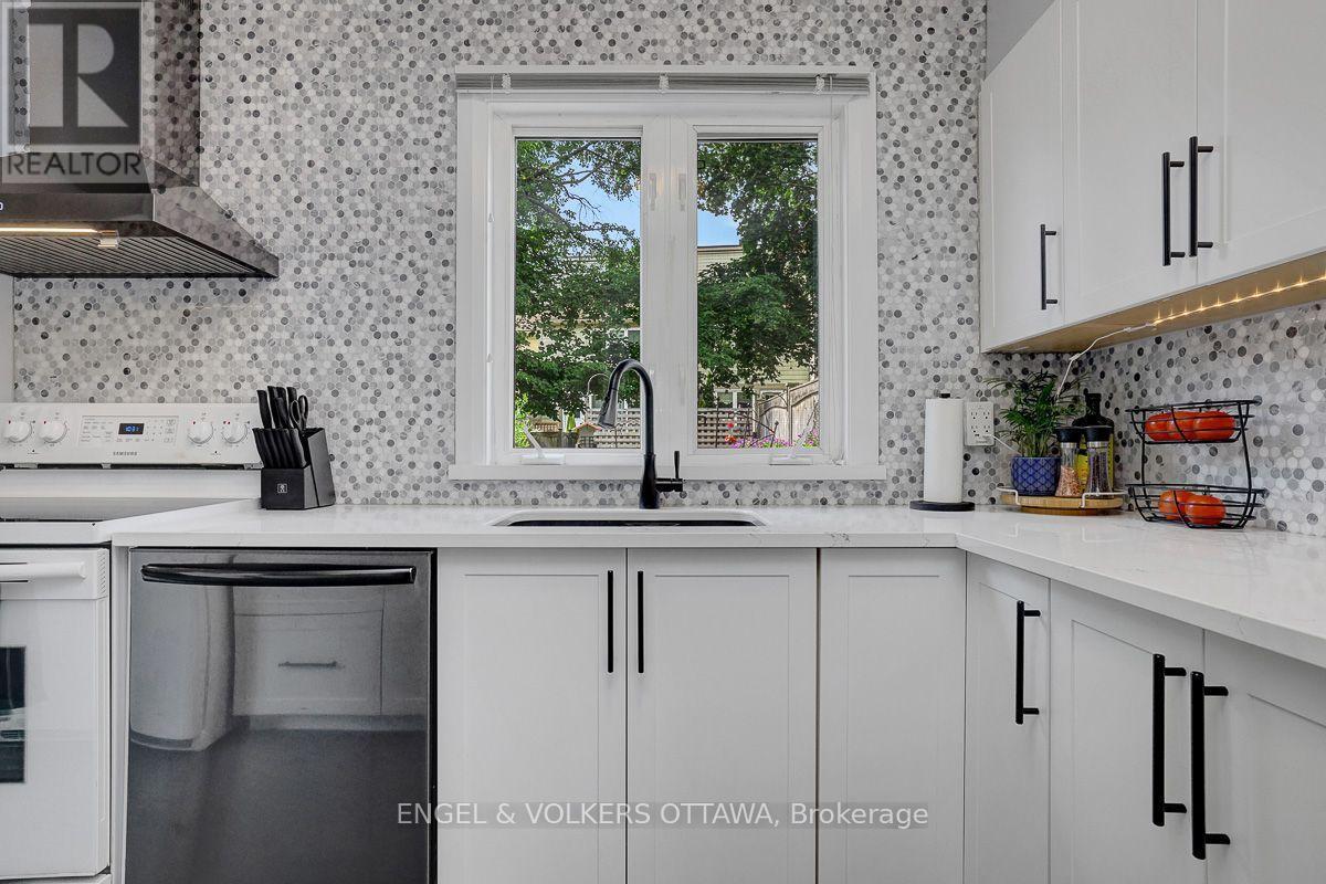 66 Peary Way, Ottawa, Ontario  K2L 1Z8 - Photo 12 - X13571110