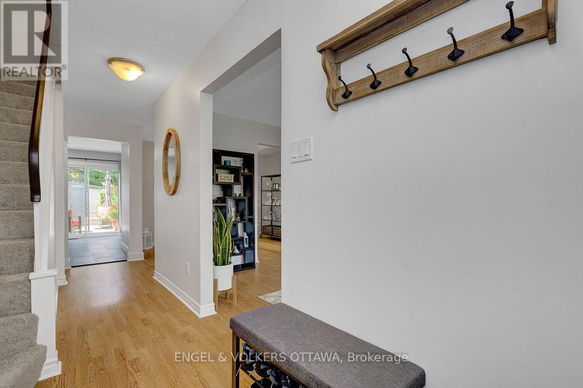 66 Peary Way, Ottawa, Ontario  K2L 1Z8 - Photo 4 - X13571110